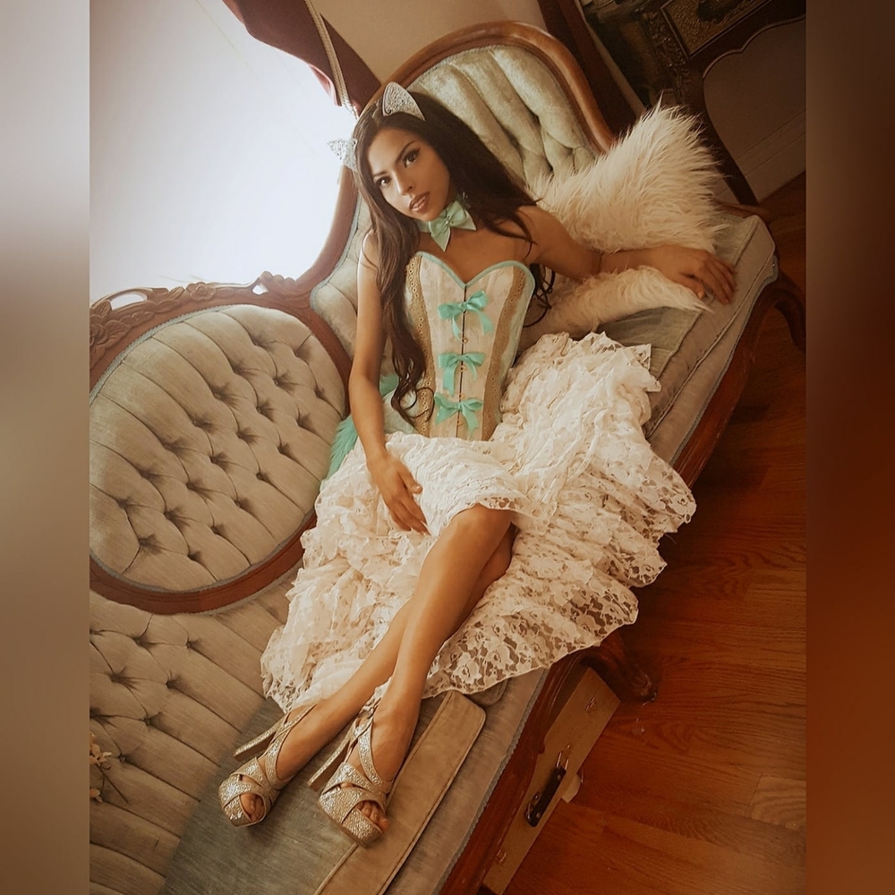 Meet your Posher, Desirée